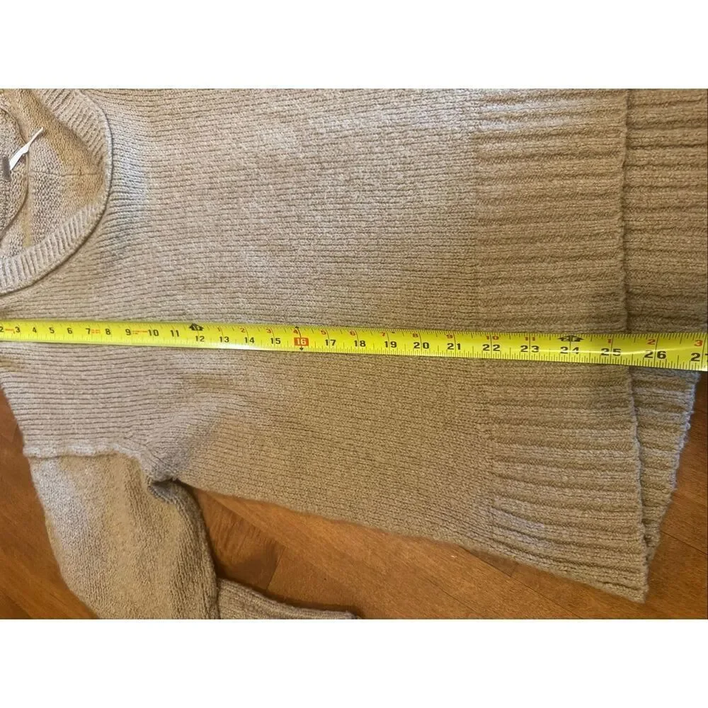 Woman’s free people sweater size small